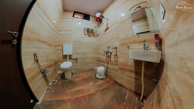 Imagen de la habitación del Hotel Bajaj\'s Karwan Inn. Foto 7