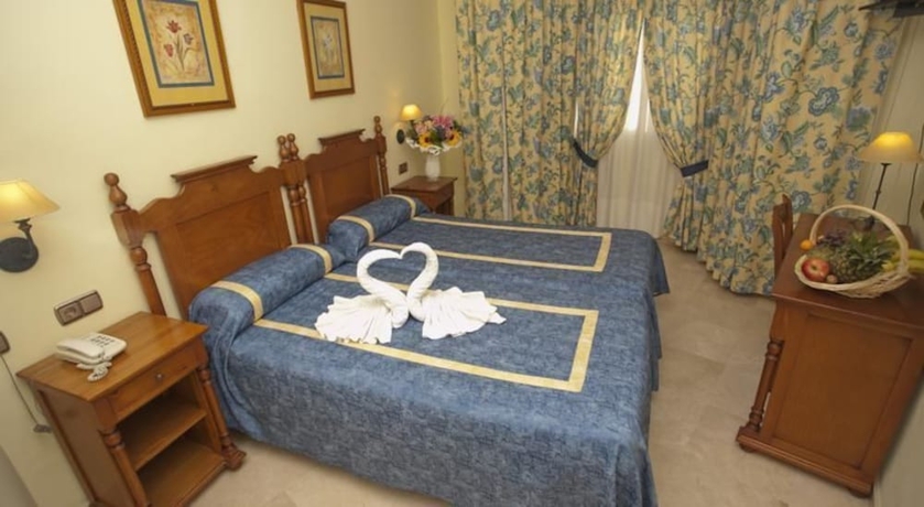 Imagen de la habitación del Hotel Bajamar. Foto 13