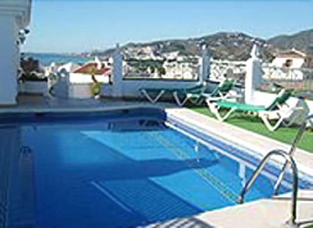 Imagen de la piscina del Hotel Bajamar. Foto 19