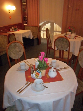 Imagen del bar/restaurante del Hotel Bajazzo. Foto 2