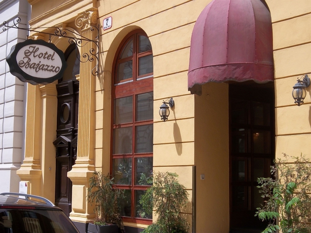 Imagen de los exteriores del Hotel Bajazzo. Foto 12