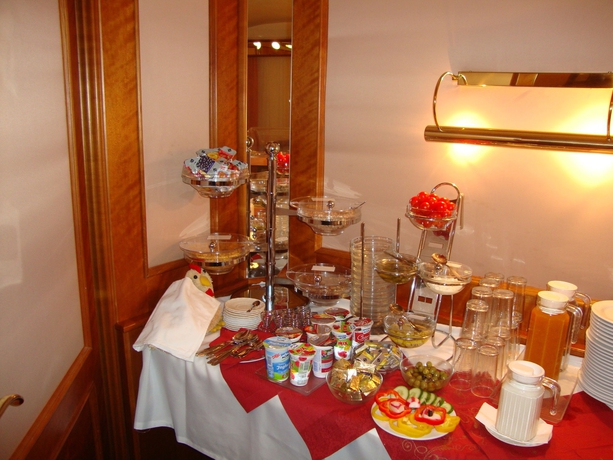 Imagen del bar/restaurante del Hotel Bajazzo. Foto 8