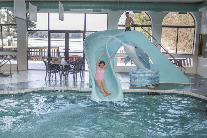 Imagen de la piscina del Hotel Baker's Sunset Bay Resort. Foto 18