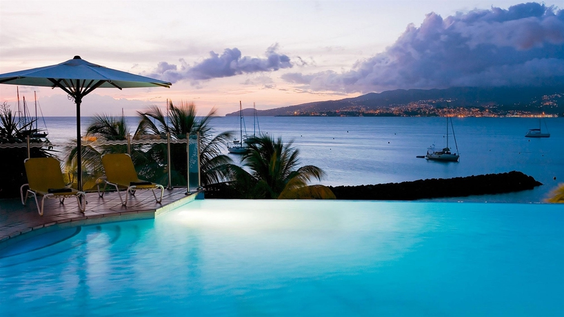 Imagen de la piscina del Hotel Bakoua. Foto 16