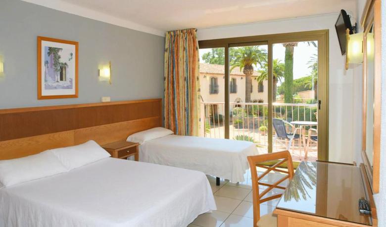 Imagen de la habitación del Hotel Bakour Costa Brava. Foto 7