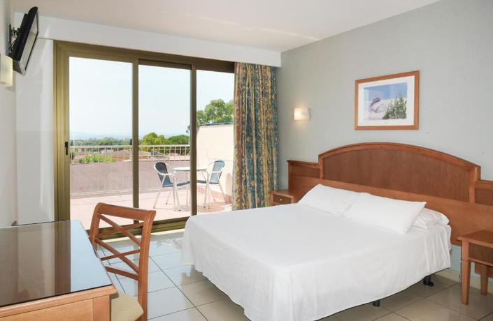 Imagen de la habitación del Hotel Bakour Costa Brava. Foto 8