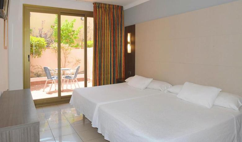 Imagen de la habitación del Hotel Bakour Costa Brava. Foto 9