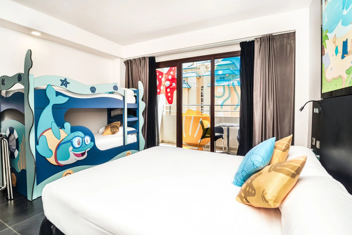 Imagen de la habitación del Hotel Bakour La Manga Splash. Foto 9