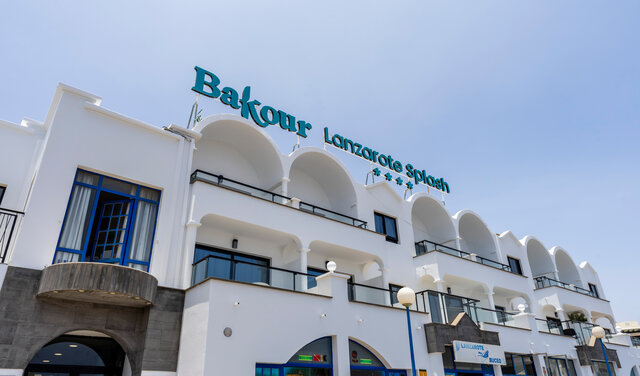 Imagen de los exteriores del Hotel Bakour Lanzarote Splash. Foto 10