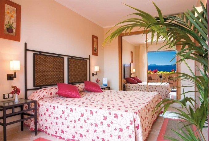 Imagen de la habitación del Hotel Bakour OH Nice Costa del Sol. Foto 5