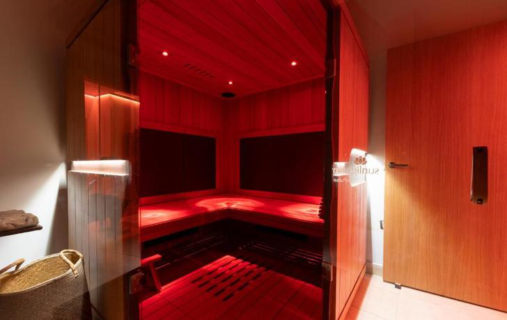 Imagen de los interiores del Hotel Bakour OH Nice Costa del Sol. Foto 23