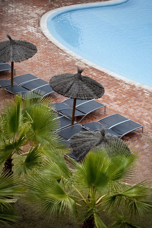 Imagen de la piscina del Hotel Bakour OH Nice Costa del Sol. Foto 12