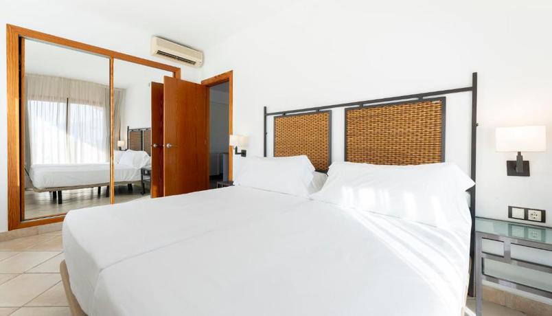 Imagen de la habitación del Hotel Bakour OH Nice Costa del Sol. Foto 12