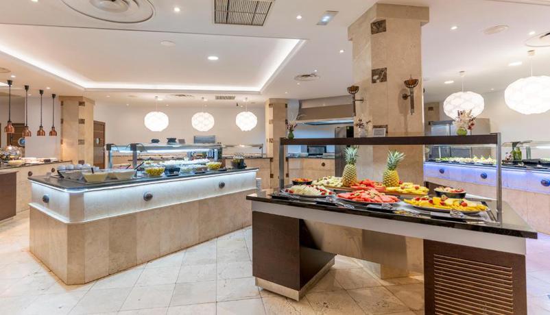 Imagen del bar/restaurante del Hotel Bakour OH Nice Costa del Sol. Foto 2