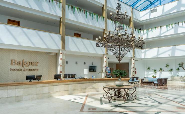 Imagen de los interiores del Hotel Bakour OH Nice Costa del Sol. Foto 25