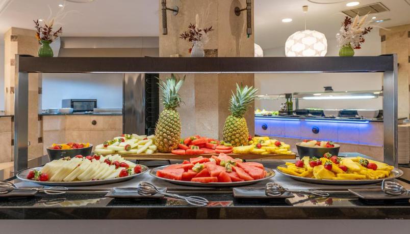 Imagen del bar/restaurante del Hotel Bakour OH Nice Costa del Sol. Foto 5