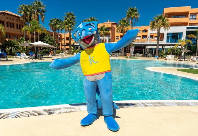 Imagen de la piscina del Hotel Bakour OH Nice Costa del Sol. Foto 34