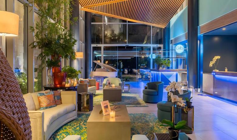 Imagen de los interiores del Hotel Bakour Punta Cana Suites. Foto 20