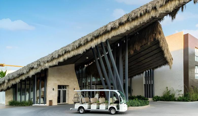 Imagen de los exteriores del Hotel Bakour Punta Cana Suites. Foto 15