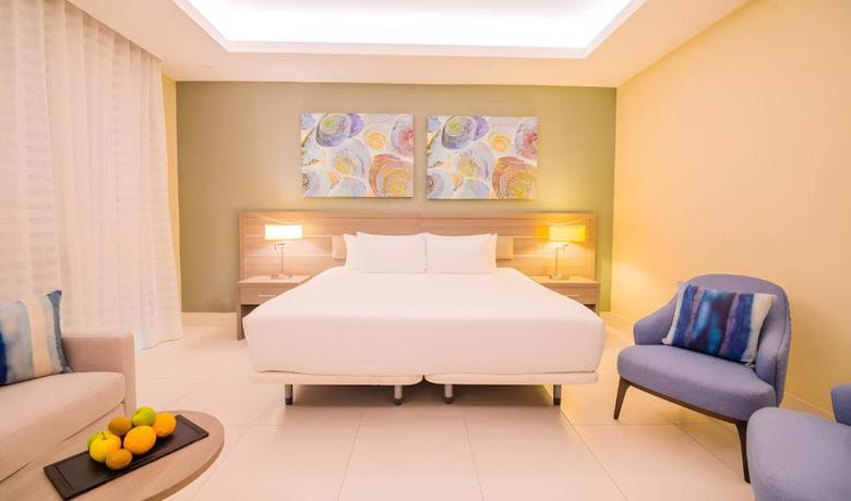 Imagen de la habitación del Hotel Bakour Punta Cana Suites. Foto 11