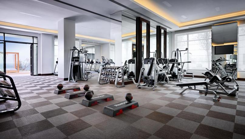 Imagen de los interiores del Hotel Baku Marriott Boulevard. Foto 10