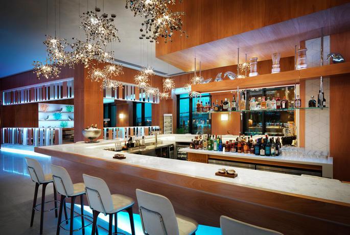 Imagen del bar/restaurante del Hotel Baku Marriott Boulevard. Foto 2