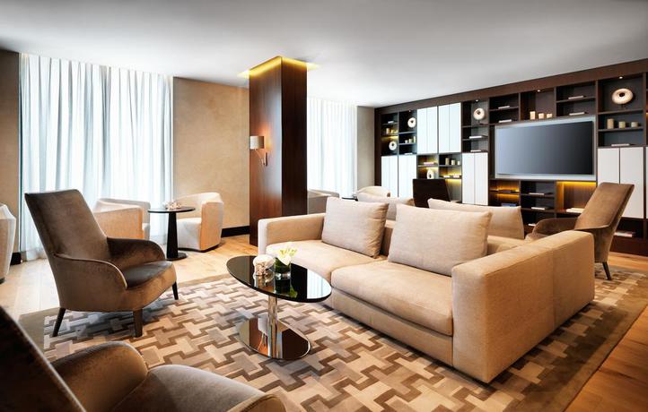 Imagen de los interiores del Hotel Baku Marriott Boulevard. Foto 16