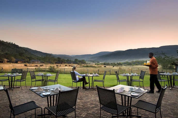 Imagen de los exteriores del Hotel Bakubung Bush Lodge. Foto 12