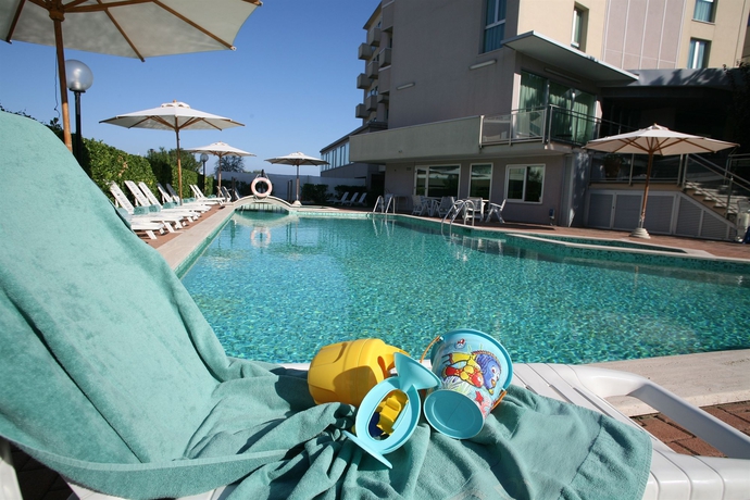 Imagen de la piscina del Hotel Balance. Foto 14