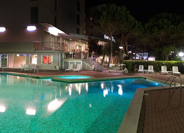 Imagen de la piscina del Hotel Balance. Foto 15