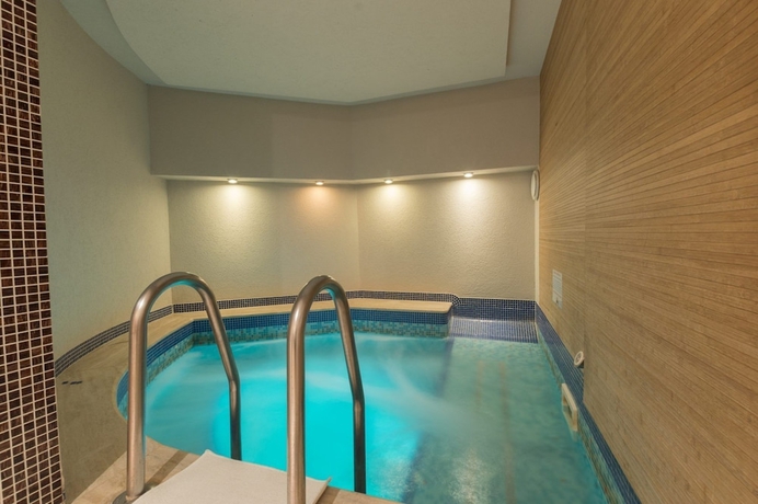 Imagen de la piscina del Hotel Balaton. Foto 16