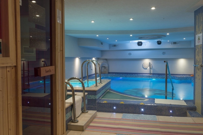 Imagen de la piscina del Hotel Balaton. Foto 17