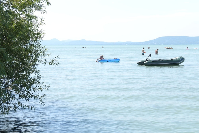 Imagen de los exteriores del Hotel Balatontourist Vadvirág Kemping. Foto 8