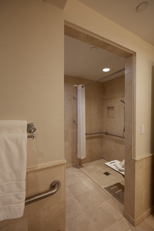 Imagen de la habitación del Hotel Balboa Bay Resort. Foto 5