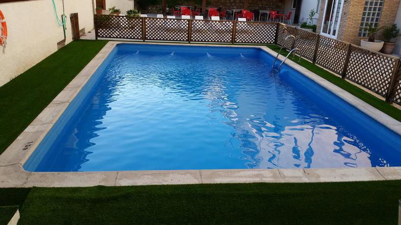 Imagen de la piscina del Hotel Balcón De Cazorla. Foto 10