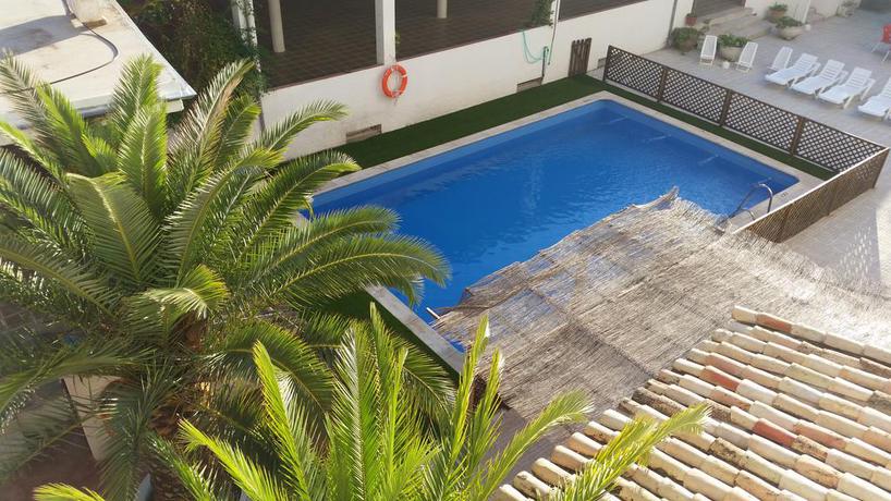 Imagen de la piscina del Hotel Balcón De Cazorla. Foto 11