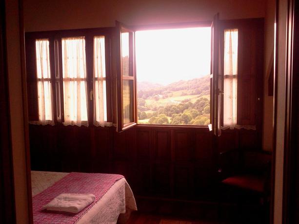 Imagen de la habitación del Hotel Balcon Picos De Europa. Foto 9