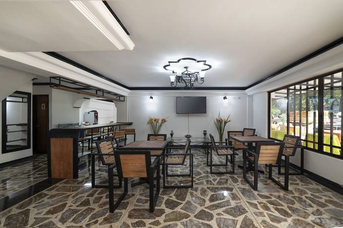 Imagen del bar/restaurante del Hotel Balcones del Estadio. Foto 3