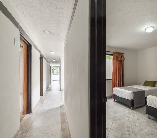 Imagen de la habitación del Hotel Balcones del Estadio. Foto 15