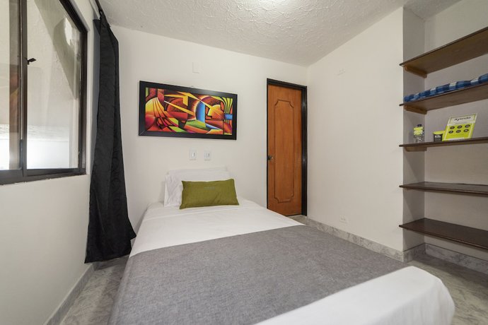 Imagen de la habitación del Hotel Balcones del Estadio. Foto 17