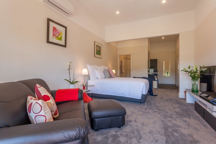 Imagen de la habitación del Hotel Balconies Lakeside. Foto 5