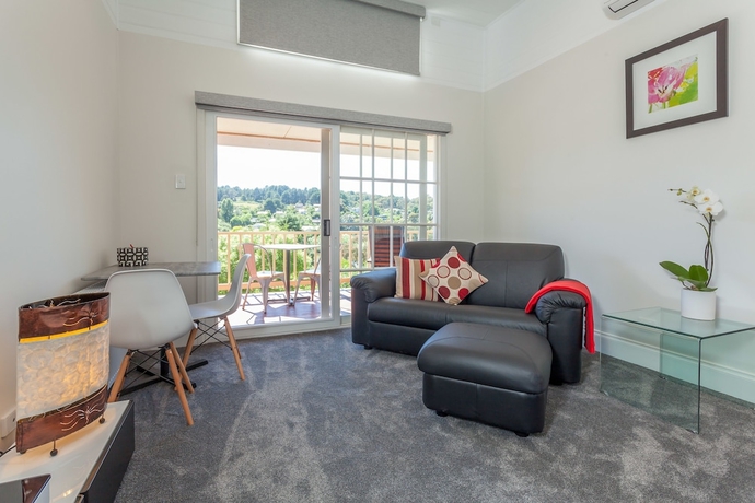 Imagen de la habitación del Hotel Balconies Lakeside. Foto 6