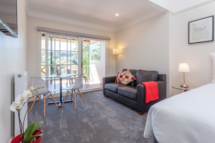 Imagen de la habitación del Hotel Balconies Lakeside. Foto 7