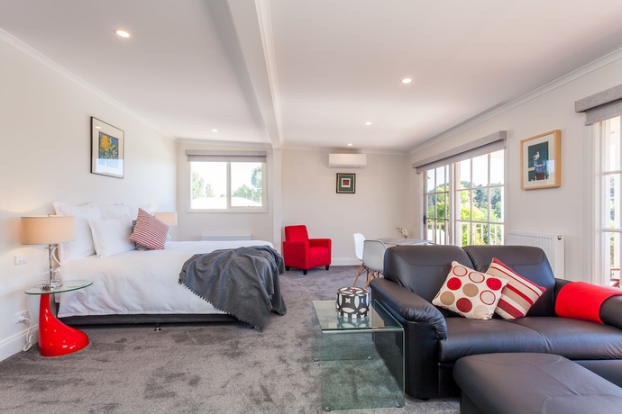 Imagen de la habitación del Hotel Balconies Lakeside. Foto 10