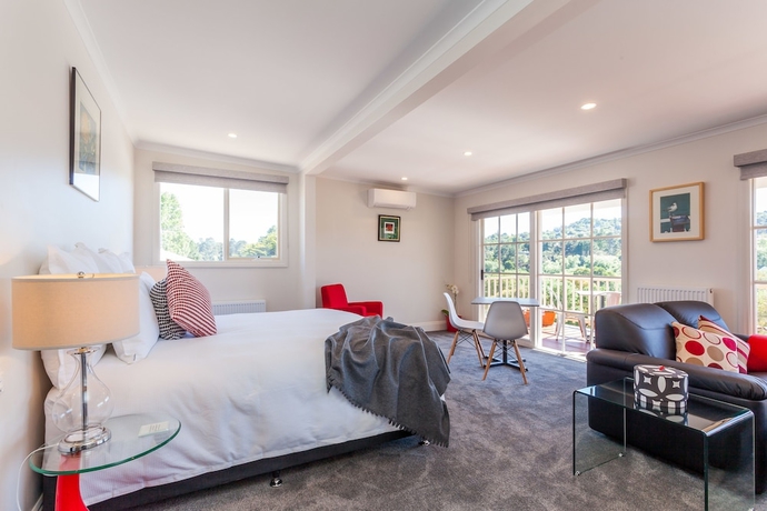 Imagen de la habitación del Hotel Balconies Lakeside. Foto 11