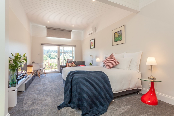 Imagen de la habitación del Hotel Balconies Lakeside. Foto 14