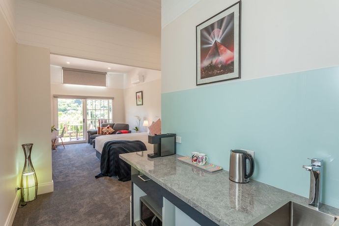 Imagen de la habitación del Hotel Balconies Lakeside. Foto 15