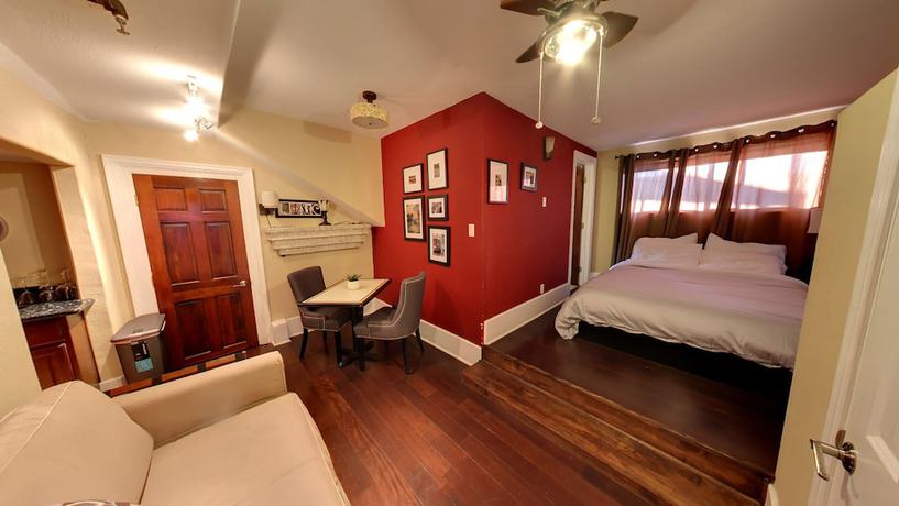 Imagen de la habitación del Hotel Balcony Guest House. Foto 9