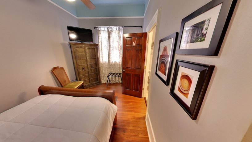 Imagen de la habitación del Hotel Balcony Guest House. Foto 10