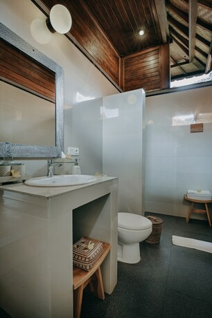 Imagen de la habitación del Hotel Bale Gede Nusa Lembongan. Foto 27